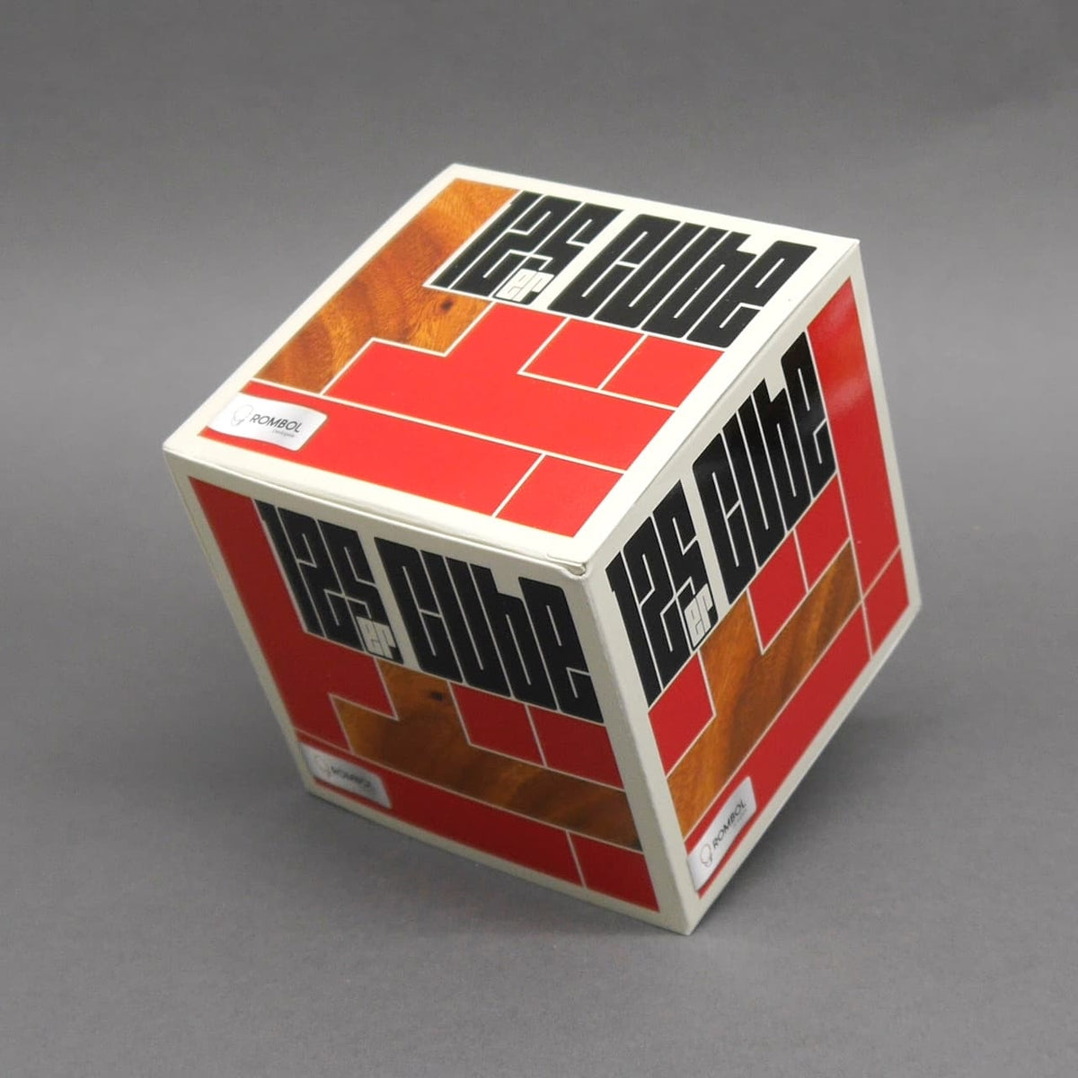 125er Cube Holzwürfel in der Verpackung, gedacht zum Knobeln und als Denkspiel.