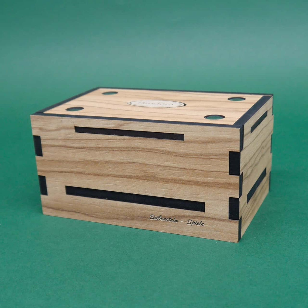 Holz-Rätselbox mit geheimem Öffnungssystem, die sich ideal als kreative Verpackung für Geldgeschenke eignet.