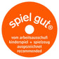 Rundes orangefarbenes siegel „spiel gut“ mit weißer Schrift als Qualitätsauszeichnung für Spielzeug.